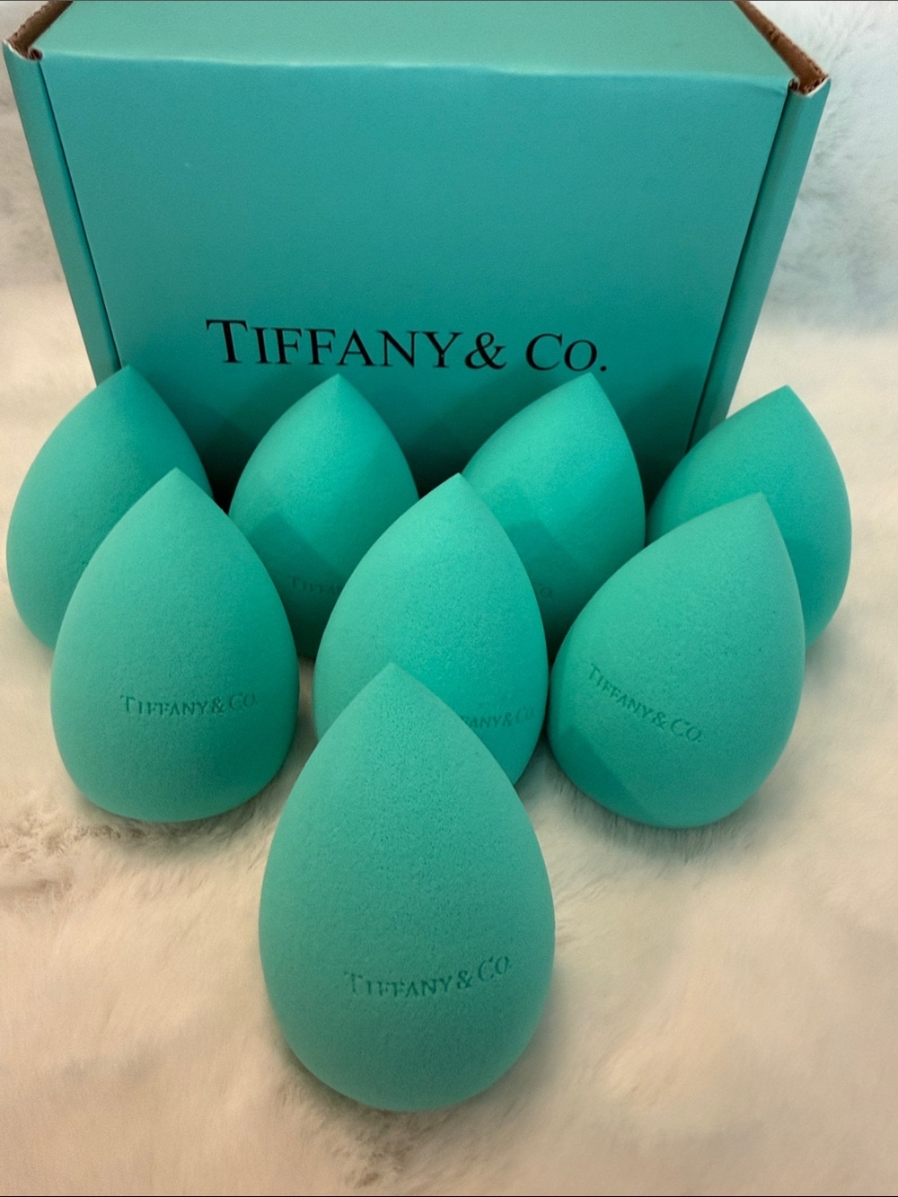 Teal Color 8 Piece Makeup Sponge Set in NWT